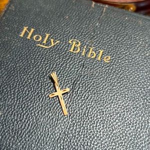14k gold cross pendant